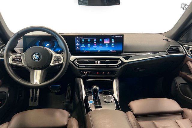 BMW I4 11