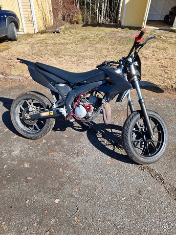 Derbi, kuva 1