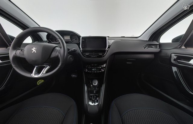 Peugeot 208 11