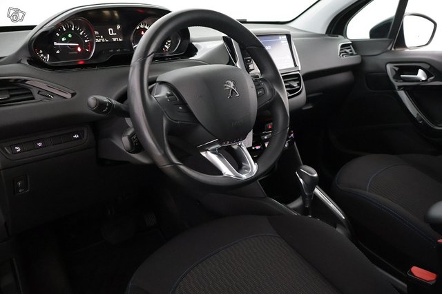 Peugeot 208 15