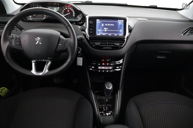 Peugeot 208 17