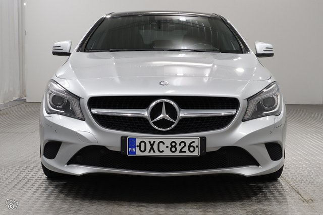 Mercedes-Benz CLA 8