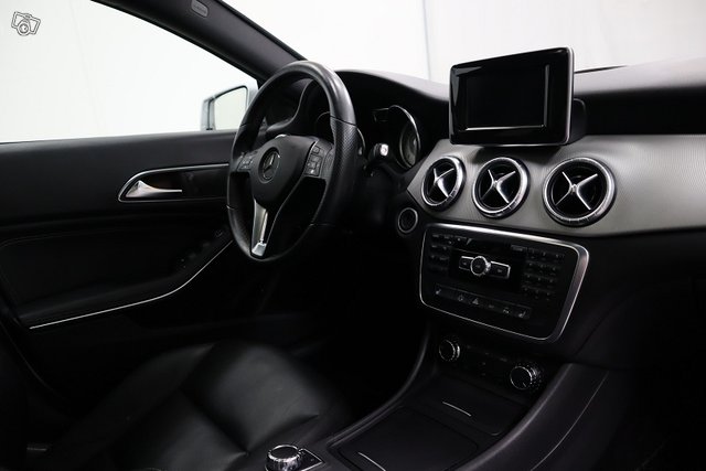 Mercedes-Benz CLA 22