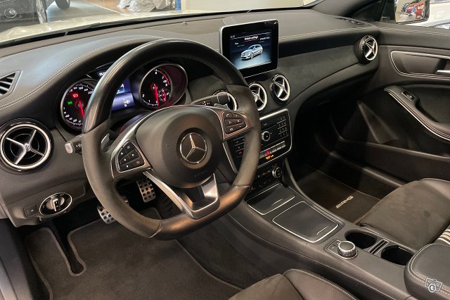 Mercedes-Benz CLA 6