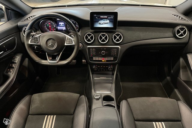 Mercedes-Benz CLA 7