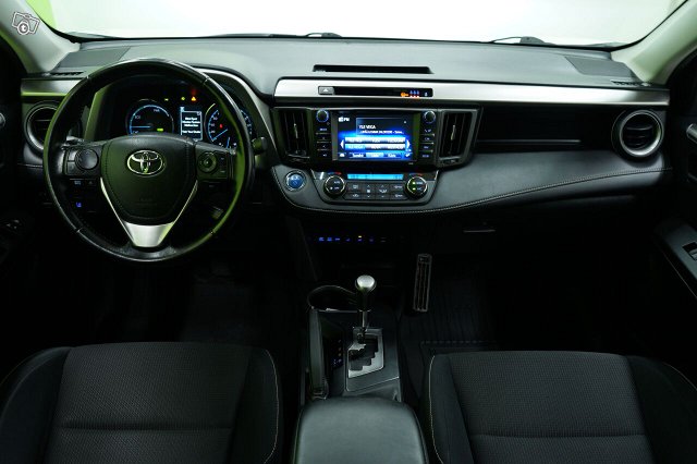 Toyota RAV4 8