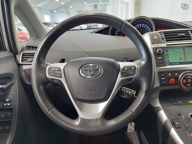 Toyota Verso 16