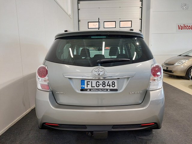 Toyota Verso 22