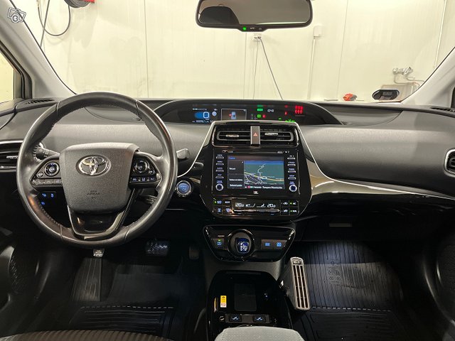 Toyota Prius 10