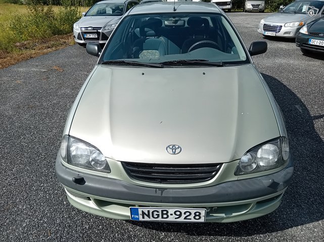 Toyota Avensis 3