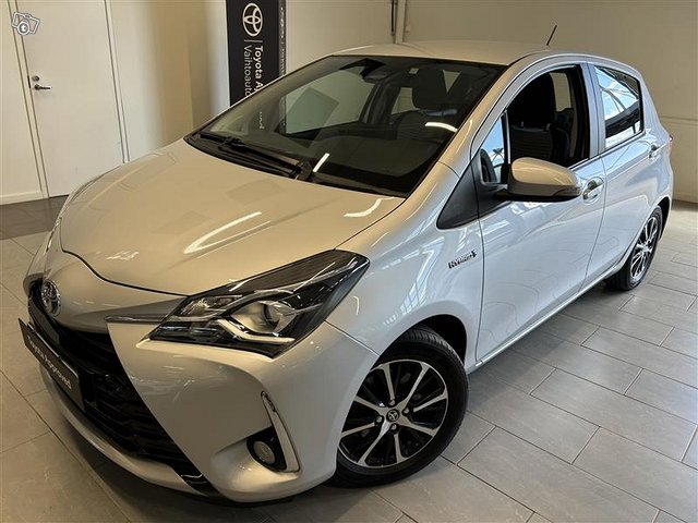 TOYOTA YARIS