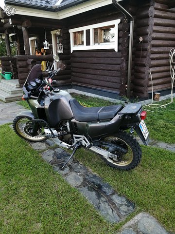 Honda XRV 750 Africa Twin, kuva 1