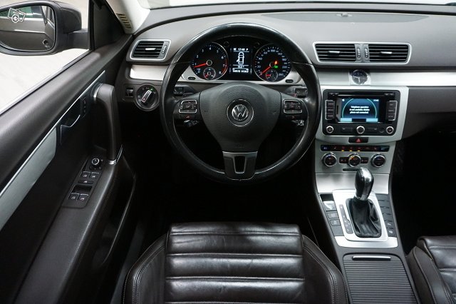 Volkswagen Passat 10