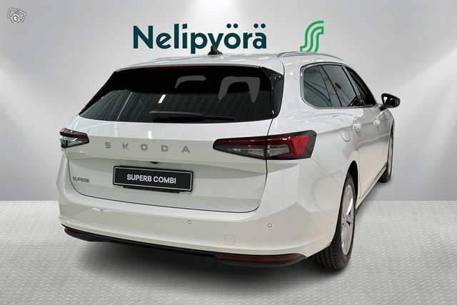 SKODA SUPERB 6