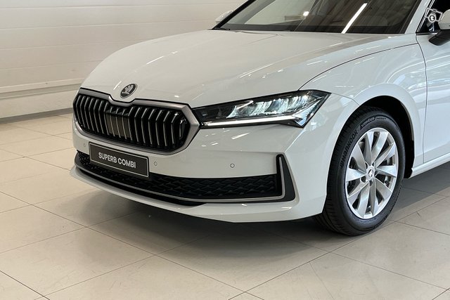 SKODA SUPERB 25