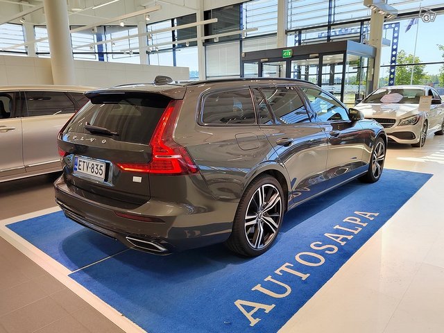 VOLVO V60 2