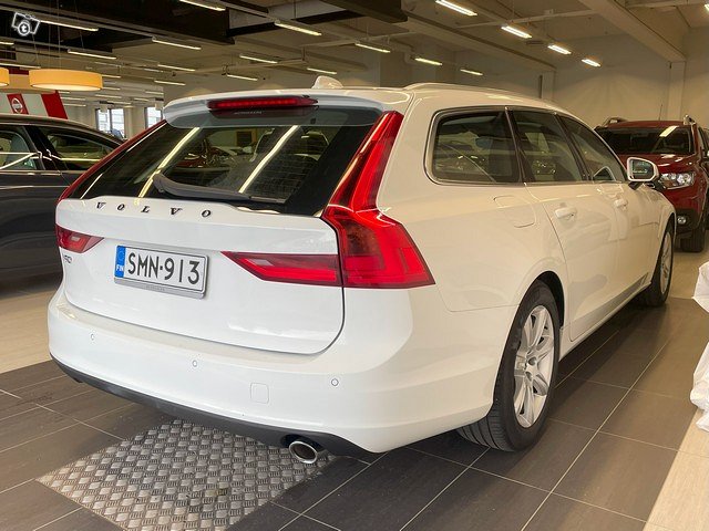 VOLVO V90 2