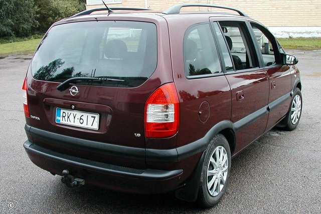 Opel Zafira 4