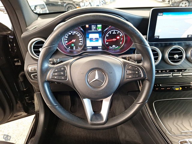 Mercedes-Benz GLC 13