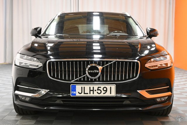 Volvo V90 2