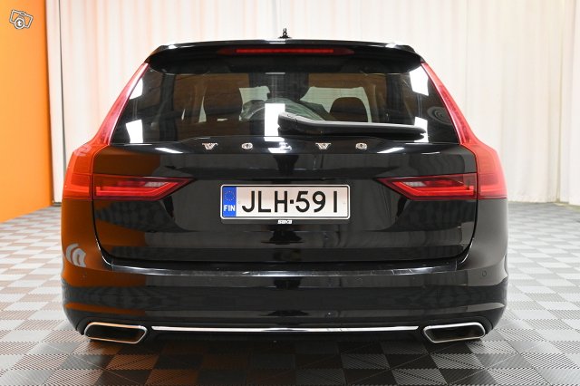 Volvo V90 6