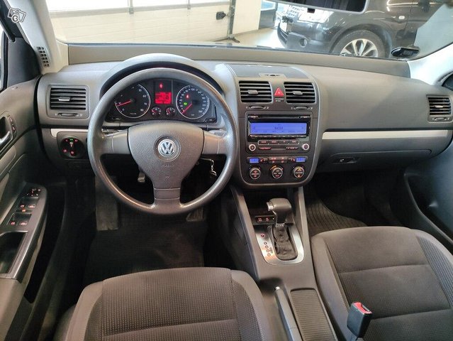 Volkswagen Golf 1