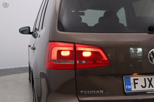 Volkswagen Touran 25