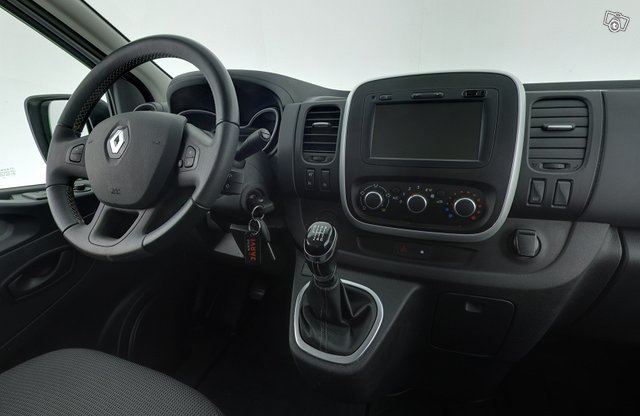 Renault Trafic 10