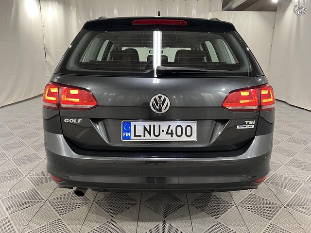 Volkswagen Golf 10