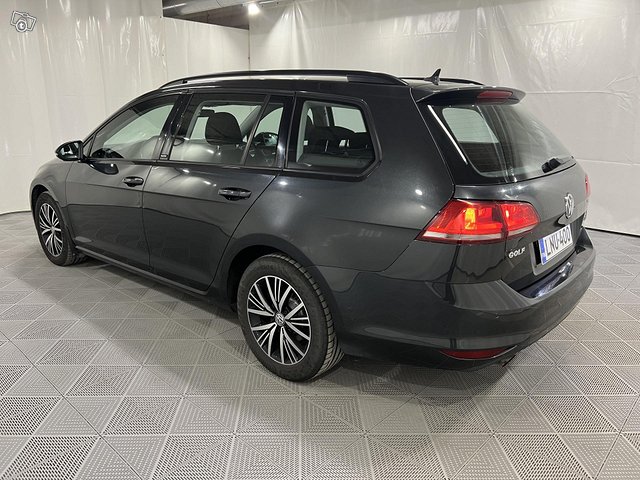 Volkswagen Golf 11