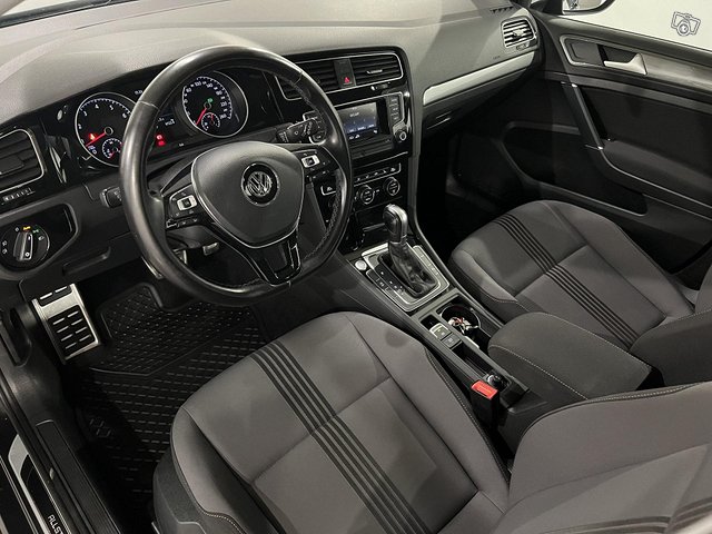 Volkswagen Golf 15