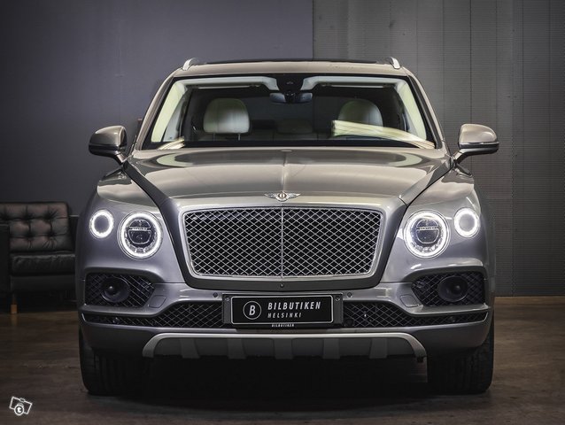 Bentley Bentayga 2