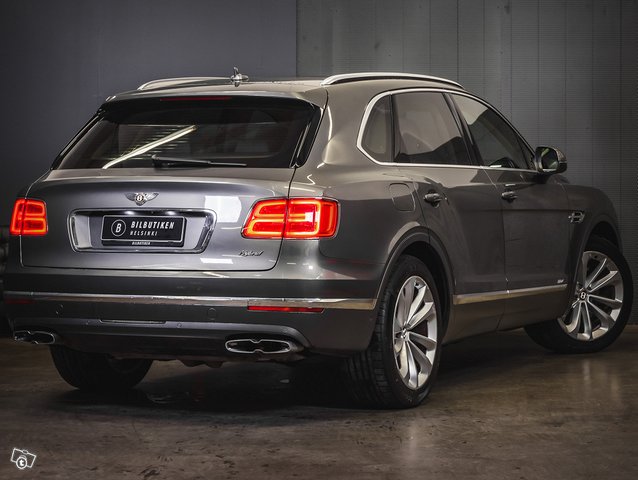 Bentley Bentayga 5