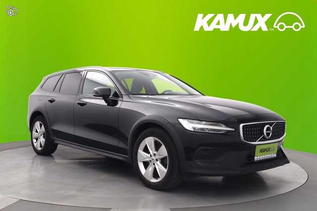 Volvo V60 Cross Country 1