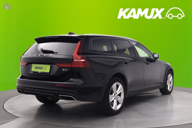 Volvo V60 Cross Country 4