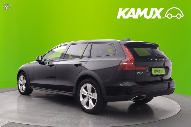 Volvo V60 Cross Country 5