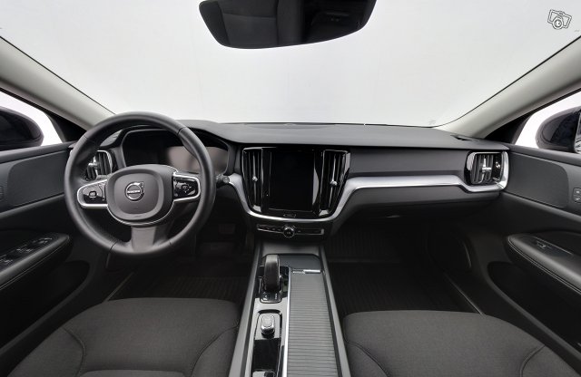 Volvo V60 Cross Country 11