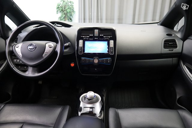 Nissan Leaf 8