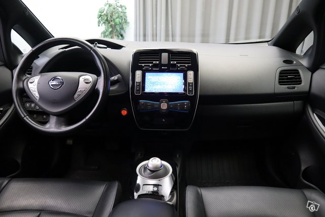 Nissan Leaf 9