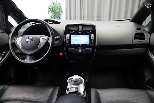 Nissan Leaf 10