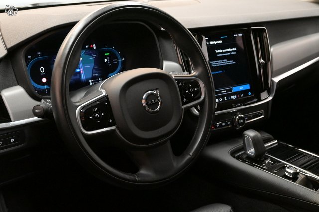 Volvo V90 13