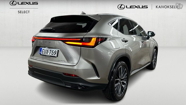 Lexus NX 5