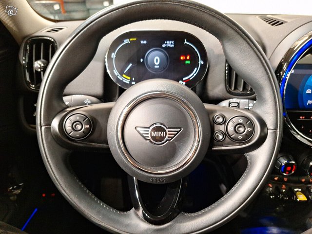 MINI Countryman 8