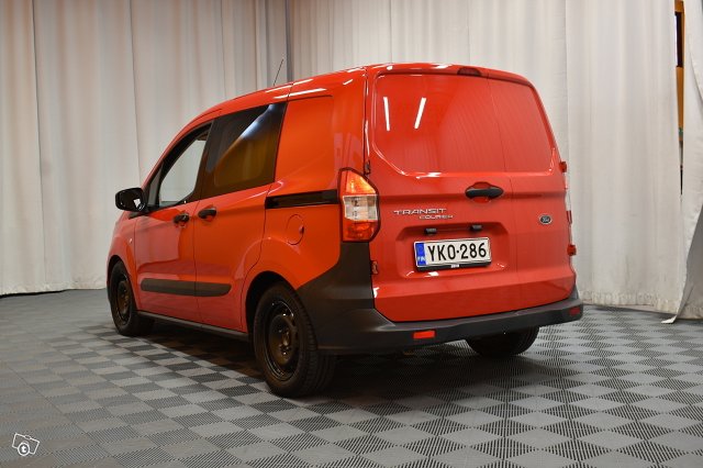 Ford Transit Courier 5