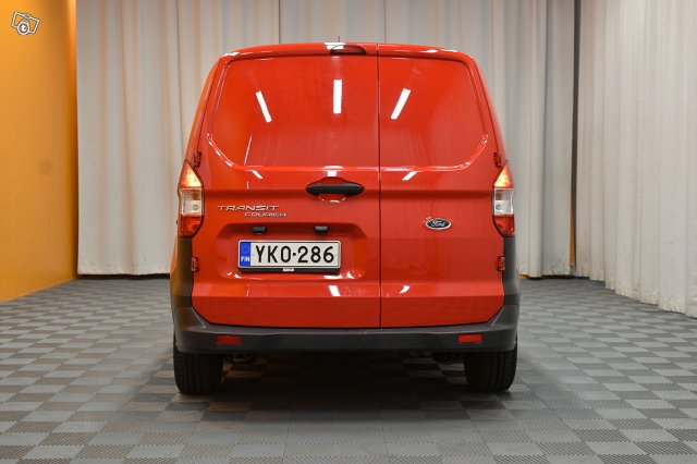 Ford Transit Courier 7