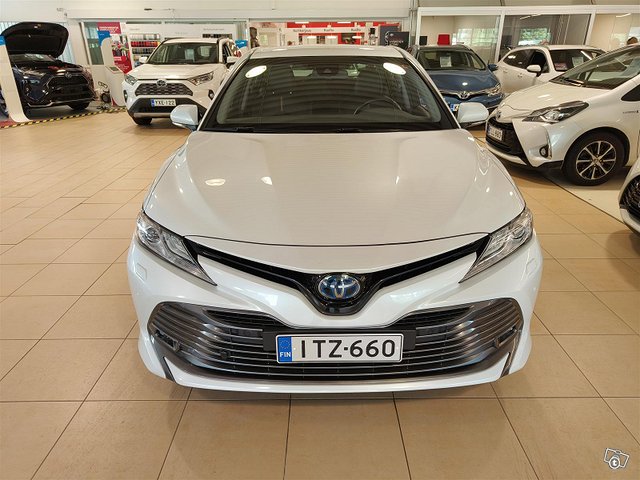 TOYOTA CAMRY 5