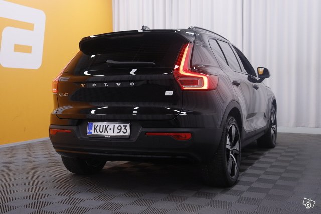 Volvo XC40 8