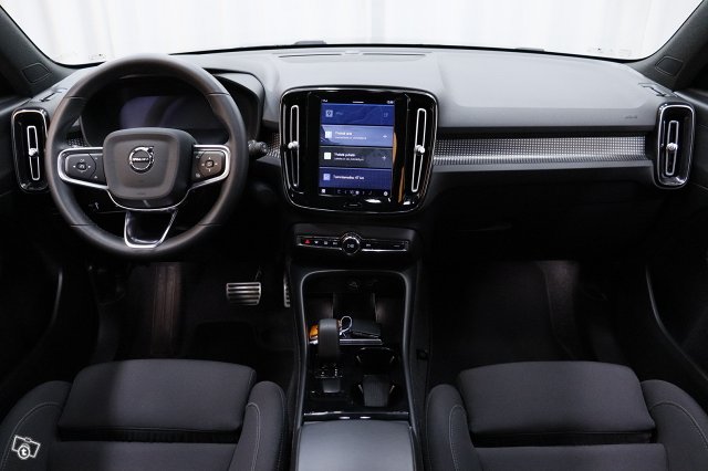 Volvo XC40 16