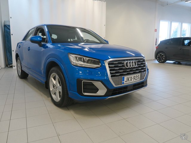 AUDI Q2 7