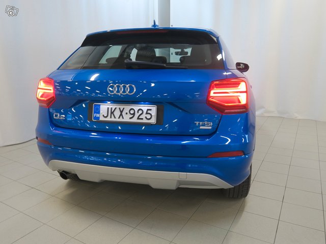 AUDI Q2 11